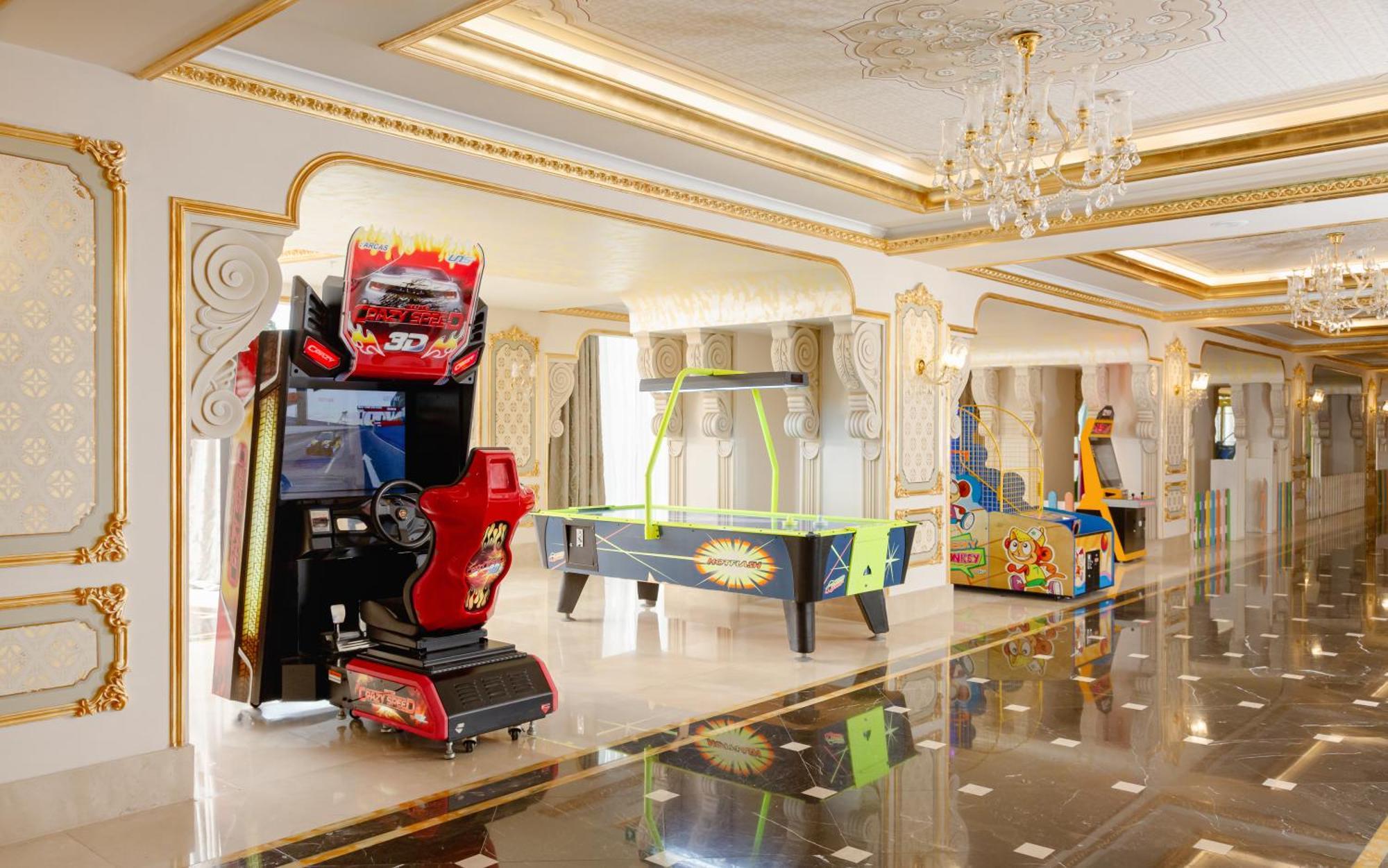 Shamakhi Palace Sharadil Seredil Buitenkant foto The arcade at the hotel